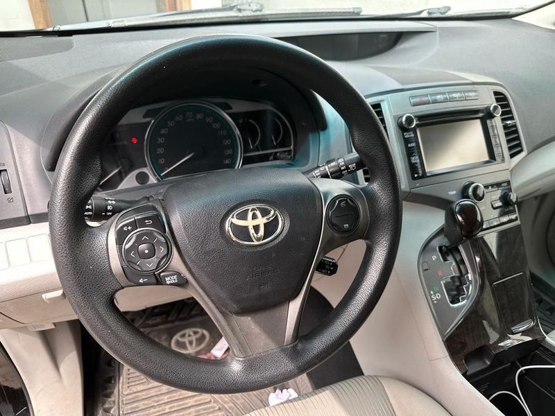 Thumbnail 4 of 2014 Toyota Venza